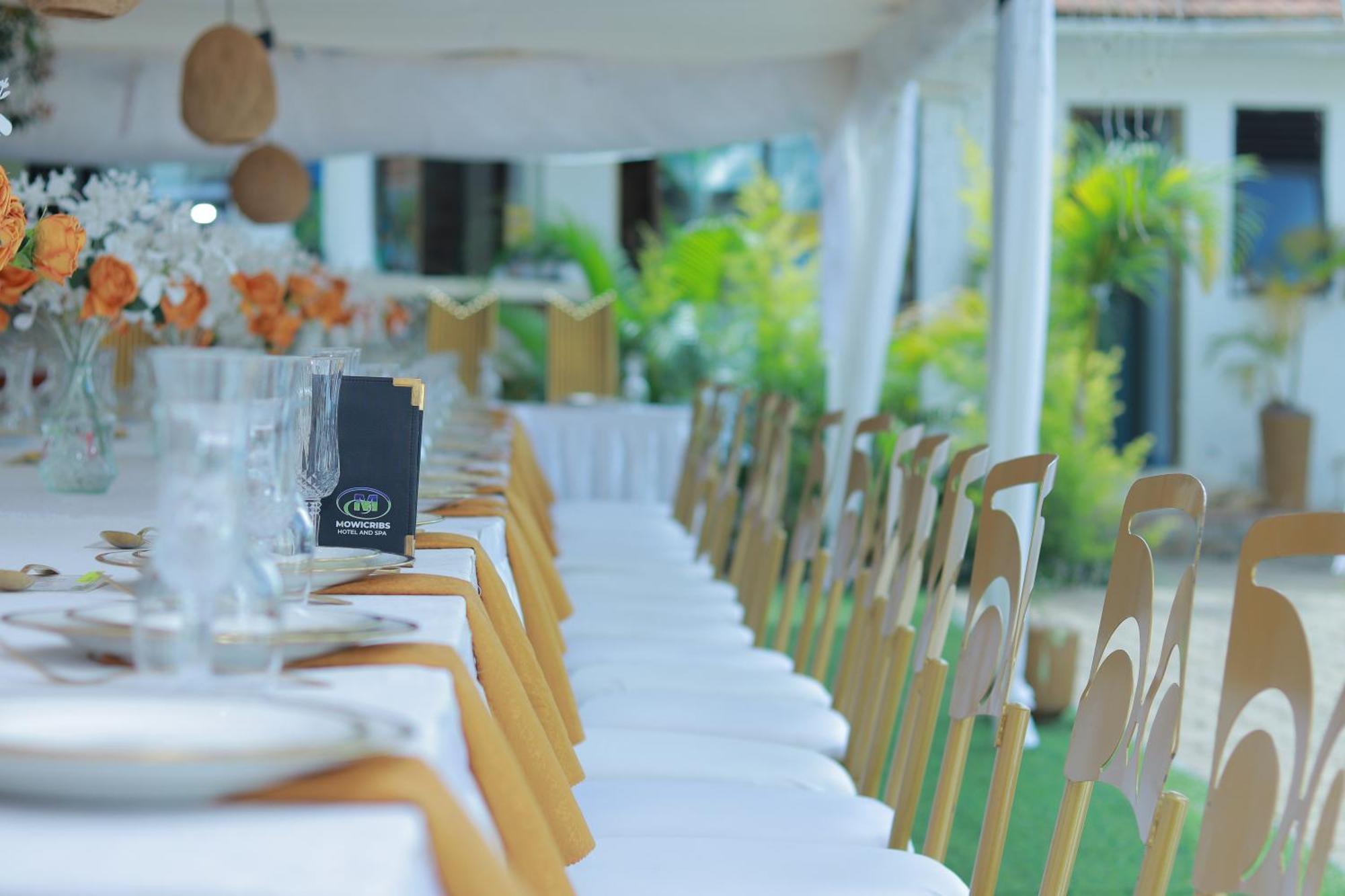 Mowicribs Hotel And Spa Entebbe Exterior photo