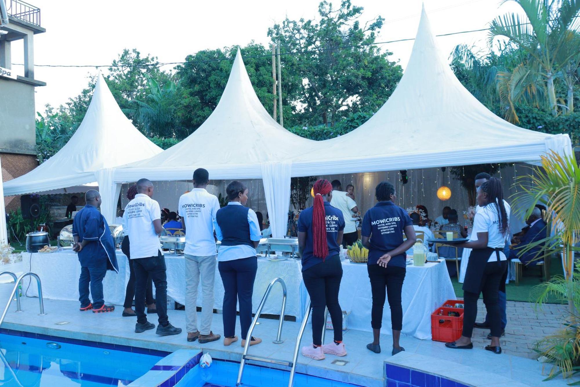 Mowicribs Hotel And Spa Entebbe Exterior photo